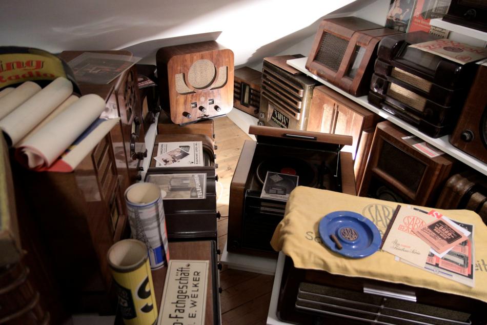 Sammlung alter Radios von Jörg Chowanetz
